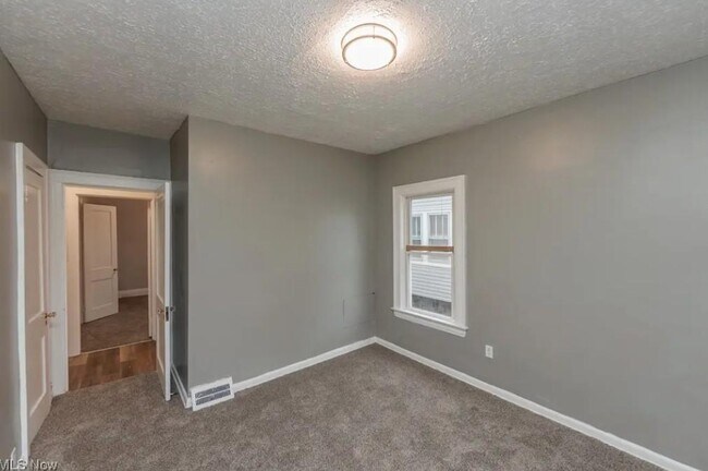 Photo - 3318 W 94th St