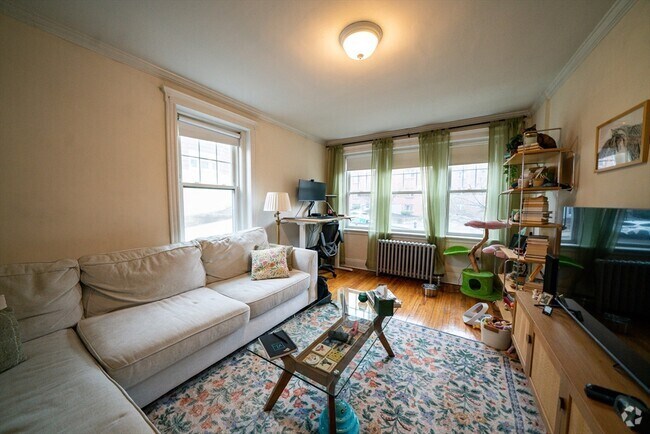 Building Photo - 58 Selkirk Rd Unit 4 Rental
