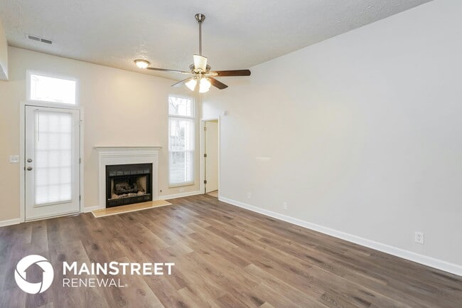 Photo - 205 Crosshaven Ct