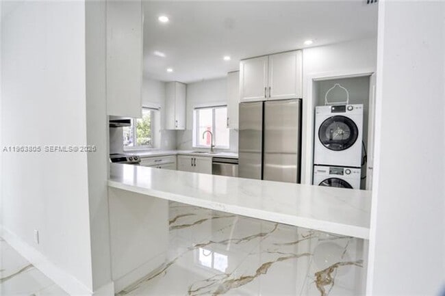 Photo - 3305 SW 2nd St Unit 3305 SW 2nd St   A