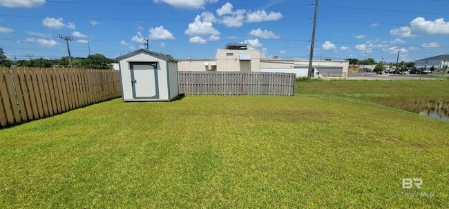 Photo - 1205 Sweet Laurel St