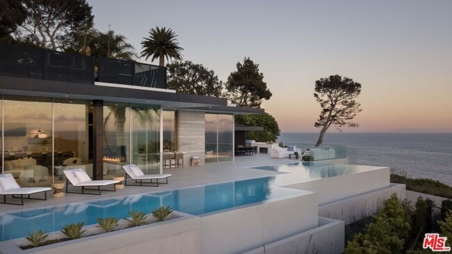 Building Photo - 26946 Pacific Coast Hwy