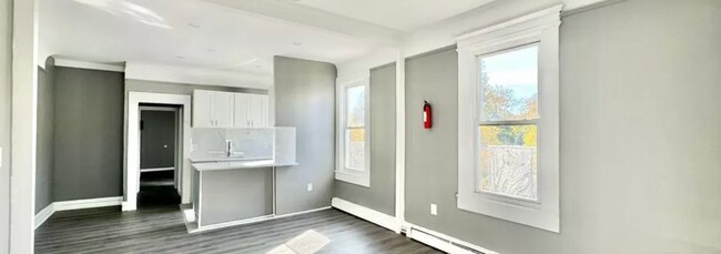 Photo - 445 Broadway Unidad 3