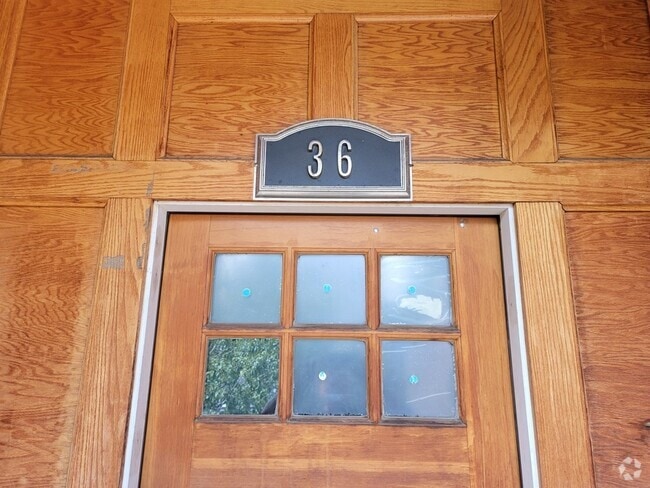 Building Photo - 36 Hawthorne St Rental