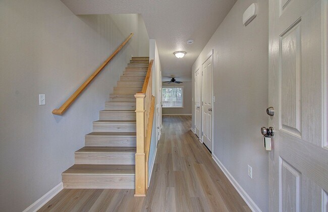 Photo - Charming 3 bd 2.5 ba Townhouse - Available...