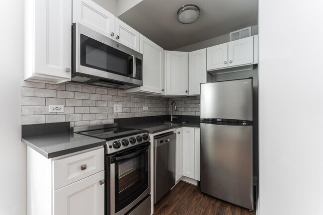 Photo - 640 W Wrightwood Ave Unidad 411