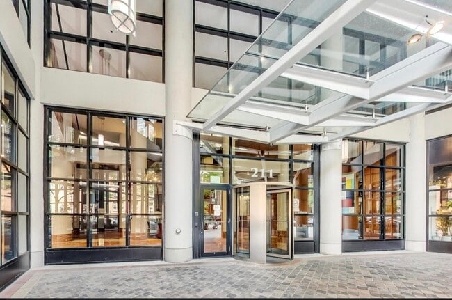 Photo - 211 E Ohio St Unit 1003