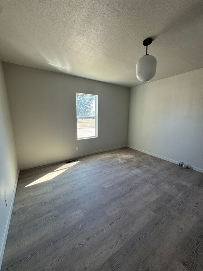 Building Photo - Washington Duplex Unit A