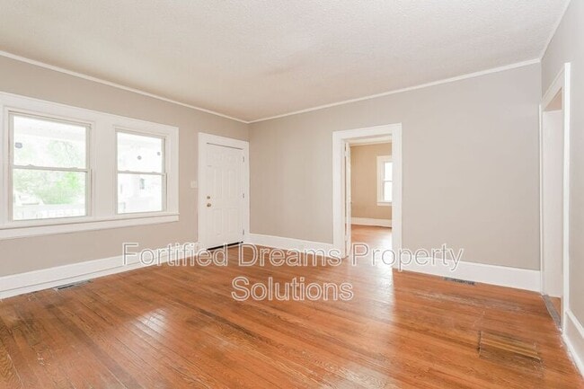 Photo - 3040 N Patterson Ave