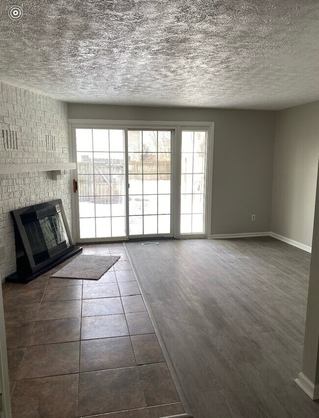 1905 N Lakeman Dr Townhome For Rent in Bellbrook, OH