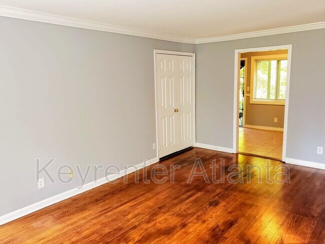 Photo - 1596 Line Cir Unit 1