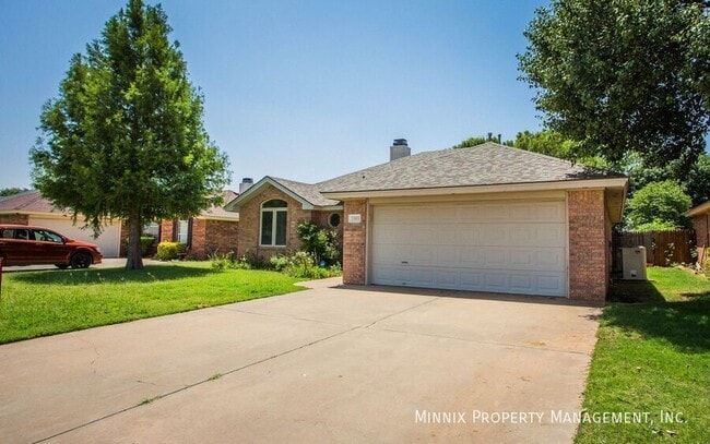 Photo - 3305 103rd St