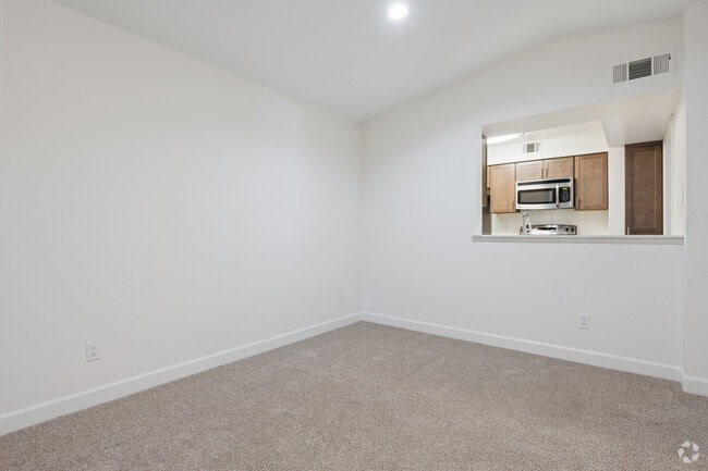 2BR, 2BA - 1,100SF - Dining Room