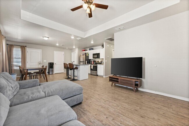 Photo - 2116 24th St