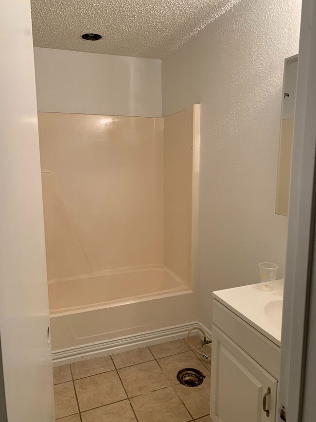 Photo - 3/1 Fenced yard Pet Friendly Gladewater ISD