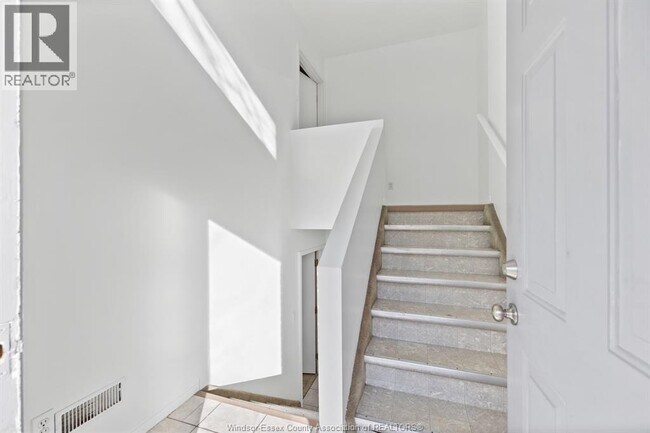 Photo - 1478 Westcott Rd