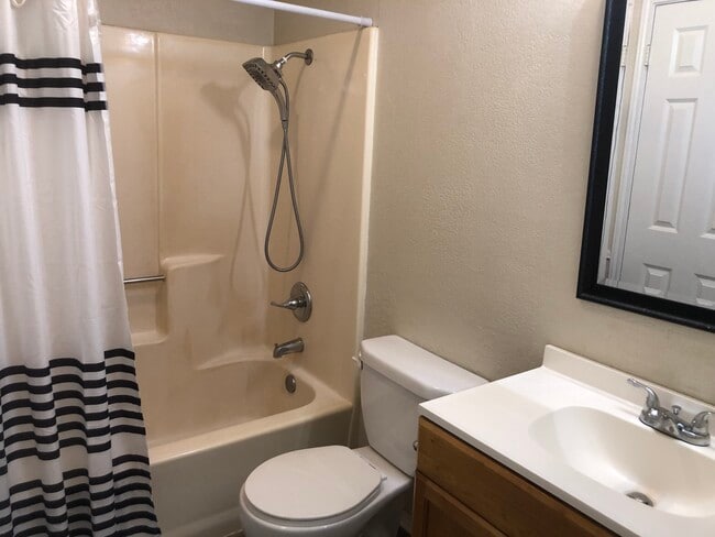 Photo - 313 Shady Grove Dr Unit 313 Shady Grove Dr. apt B