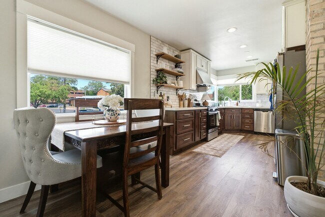 720 N 100 W St