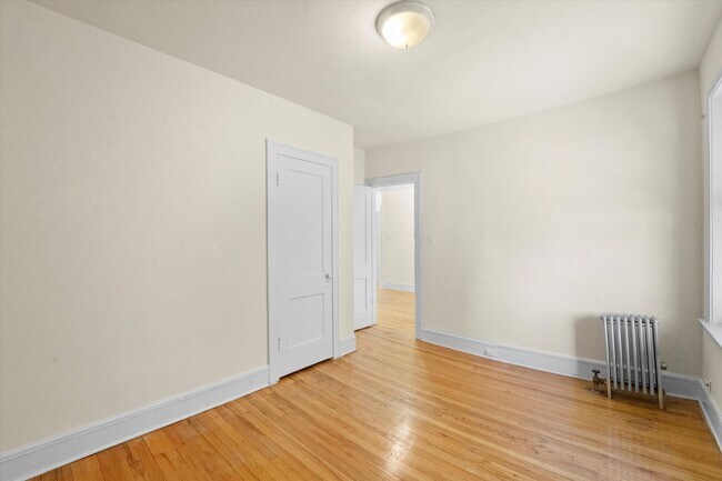 Photo - 2322 N Spaulding Ave Unit 2330-G