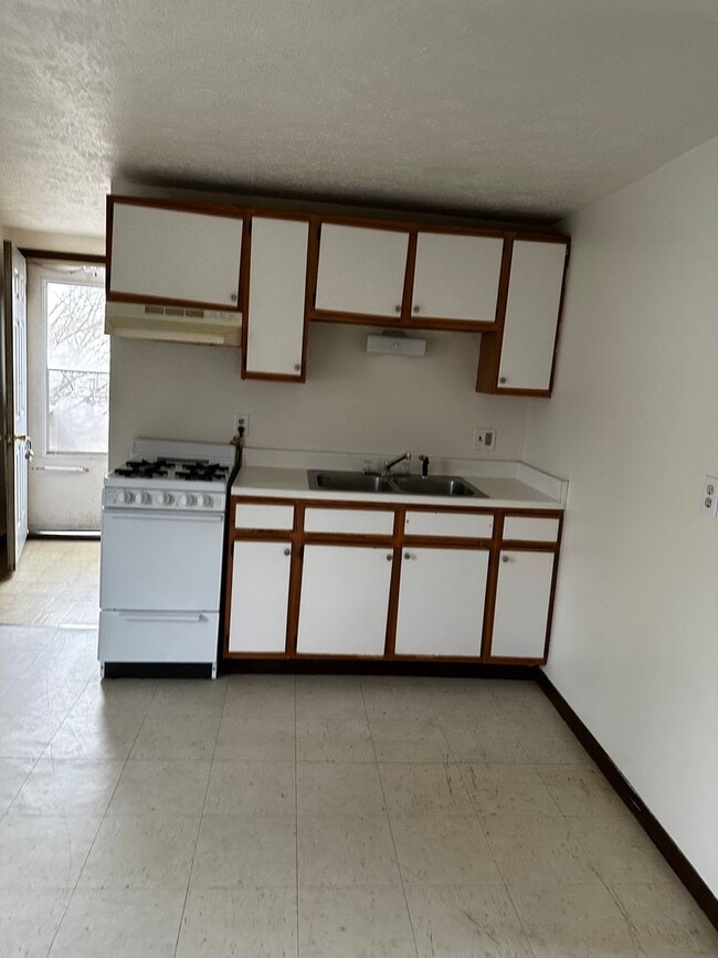 Photo - 745 Elm St Unit 745 1/2 Elm St.