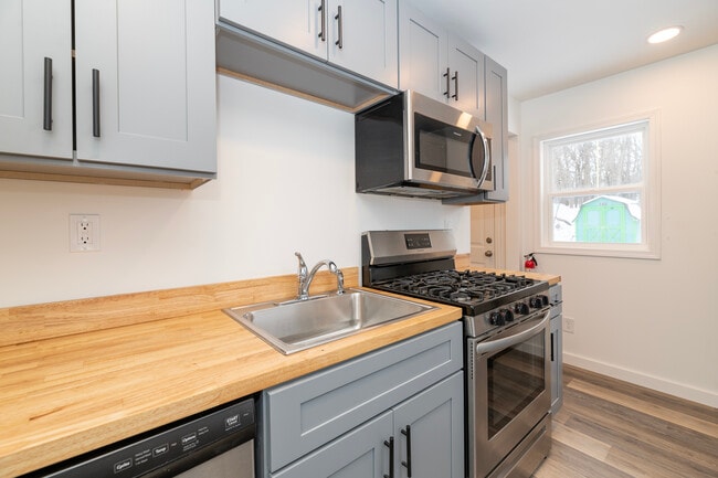 Photo - 420 Forest St