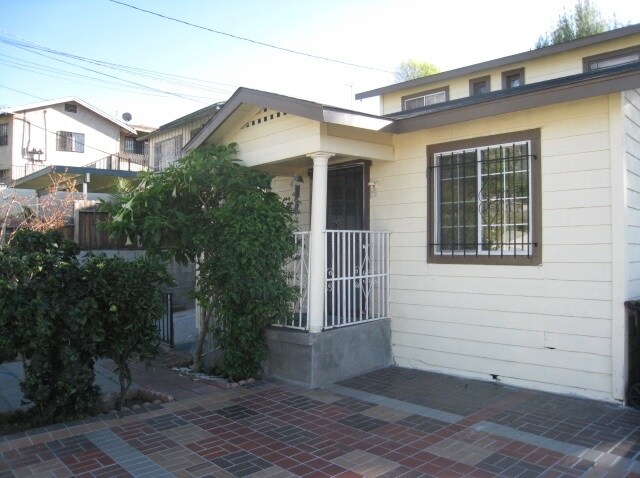 Photo - 2732 Guirado St Apartments