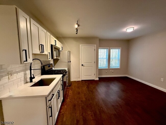 Photo - 196 Spring St Unit 1