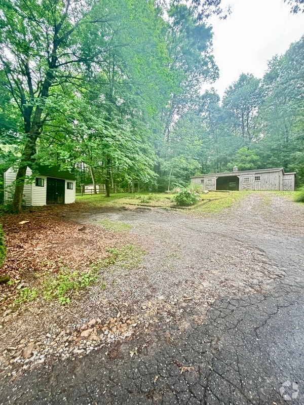 Building Photo - 616 Springville Rd Rental