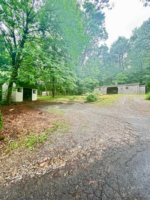 Photo - 616 Springville Rd House