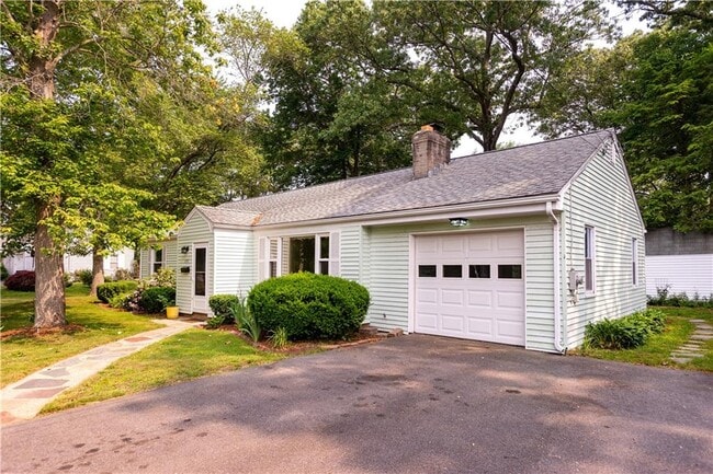 Photo - 135 S Pierce Rd