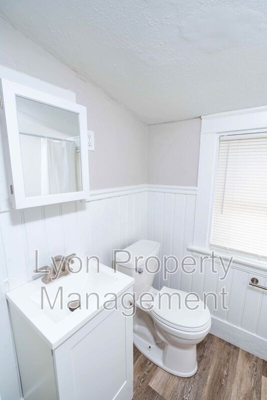 Photo - 83 Ottawa Ave Unit Back House