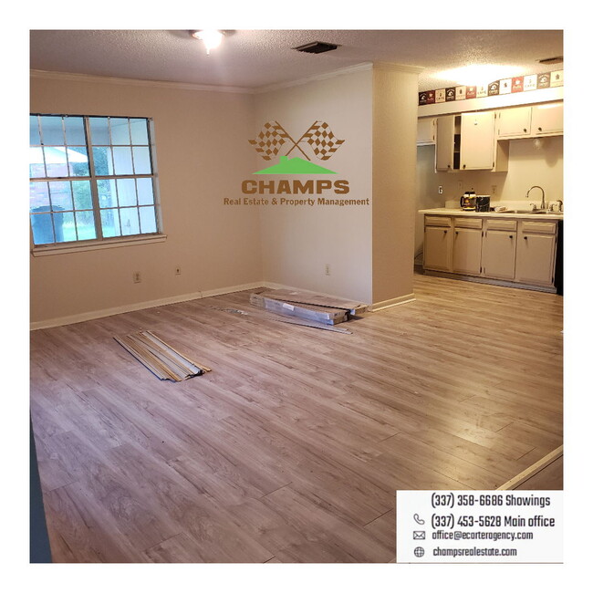 Photo - 402 Toronto Dr