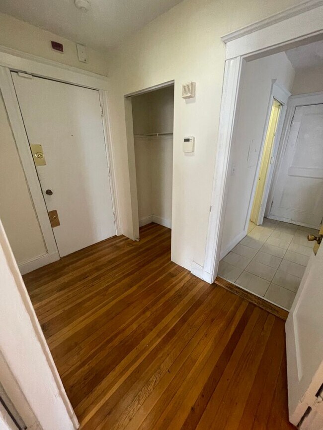 Photo - No Brokers Fee, One Month Rent-Free, Laundry on a Site