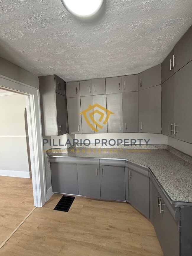 Photo - 711 W 22nd St Unit 711 W 22nd St -  1