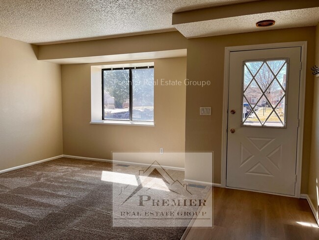 Photo - 806 London Green Way