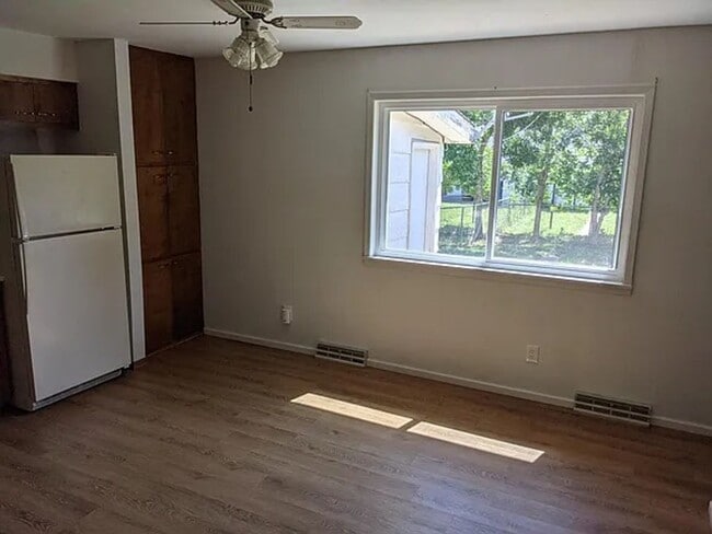 Photo - 1106 Cypress Dr