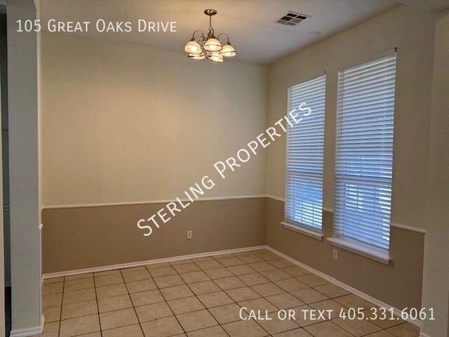 Photo - 105 Great Oaks Dr