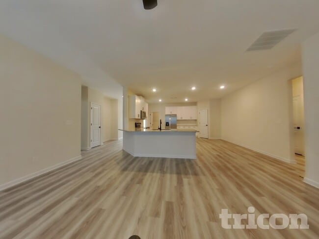 Photo - 617 Mountain Oaks Pkwy