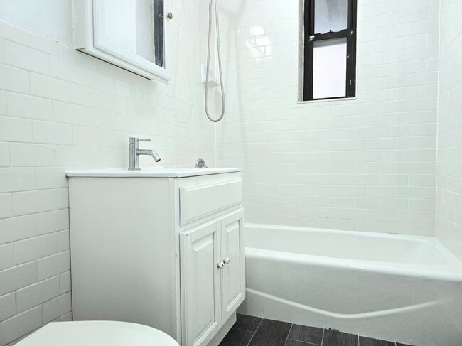 Photo - 525-527 Riverdale Avenue Unit 1J