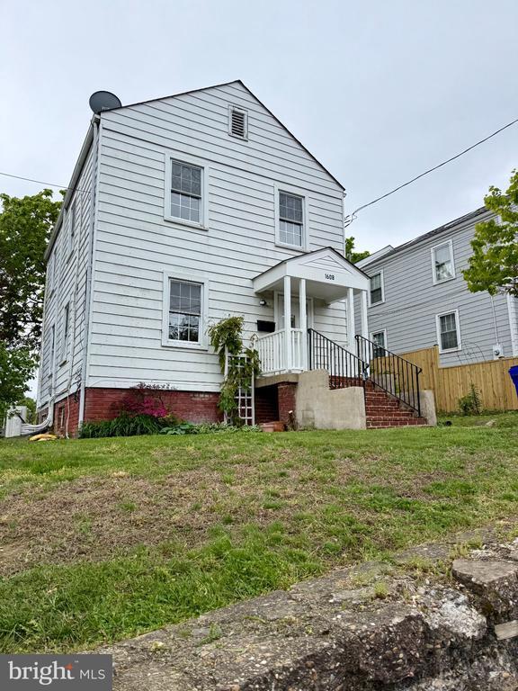 Building Photo - 1608 13th Rd S