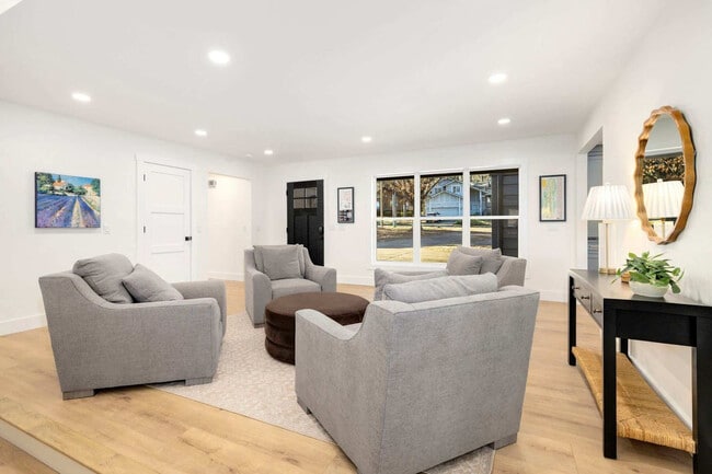 Photo - 89 Mayfair Dr Unit ID1380462P