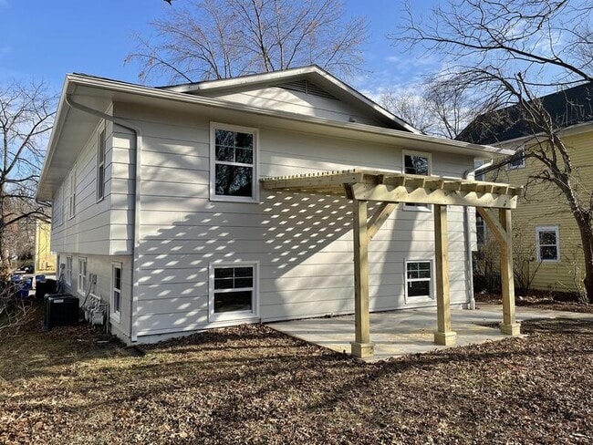 Photo - 934 Illinois St