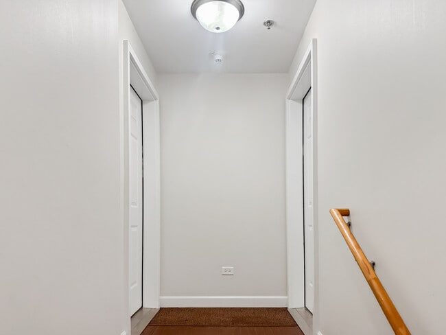 Photo - 206 W Main St