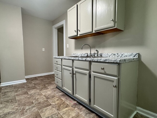 Photo - 2 Bedroom, 1 Bathroom House in High Point!