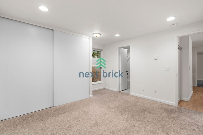 Photo - 2 BED & 1.75 BATH FOR RENT