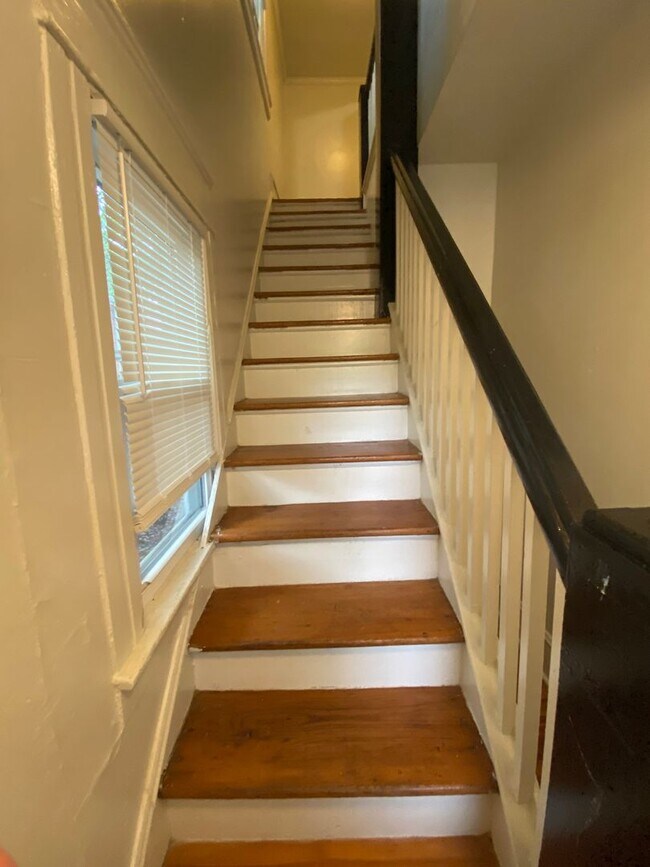 Photo - Adorable Upstairs Duplex / Central AC / W&D / Near Duke East Unit B