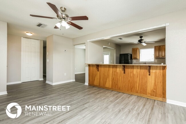 Photo - 1442 Lakecrest Dr