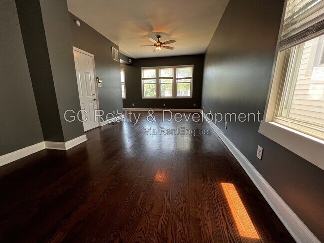 Photo - 2840 N Maplewood Ave Unit 2