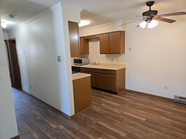 Hall and kitchen - 2215 Sylvan Way Unit #4