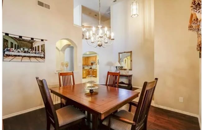 Photo - 3163 Guadaloupe